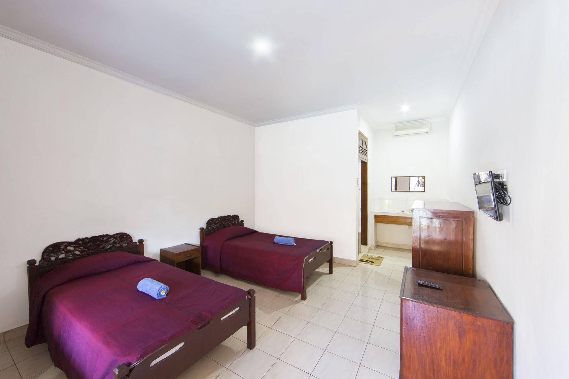 Surya Tropical Kuta Hotel Kuta  Exterior photo