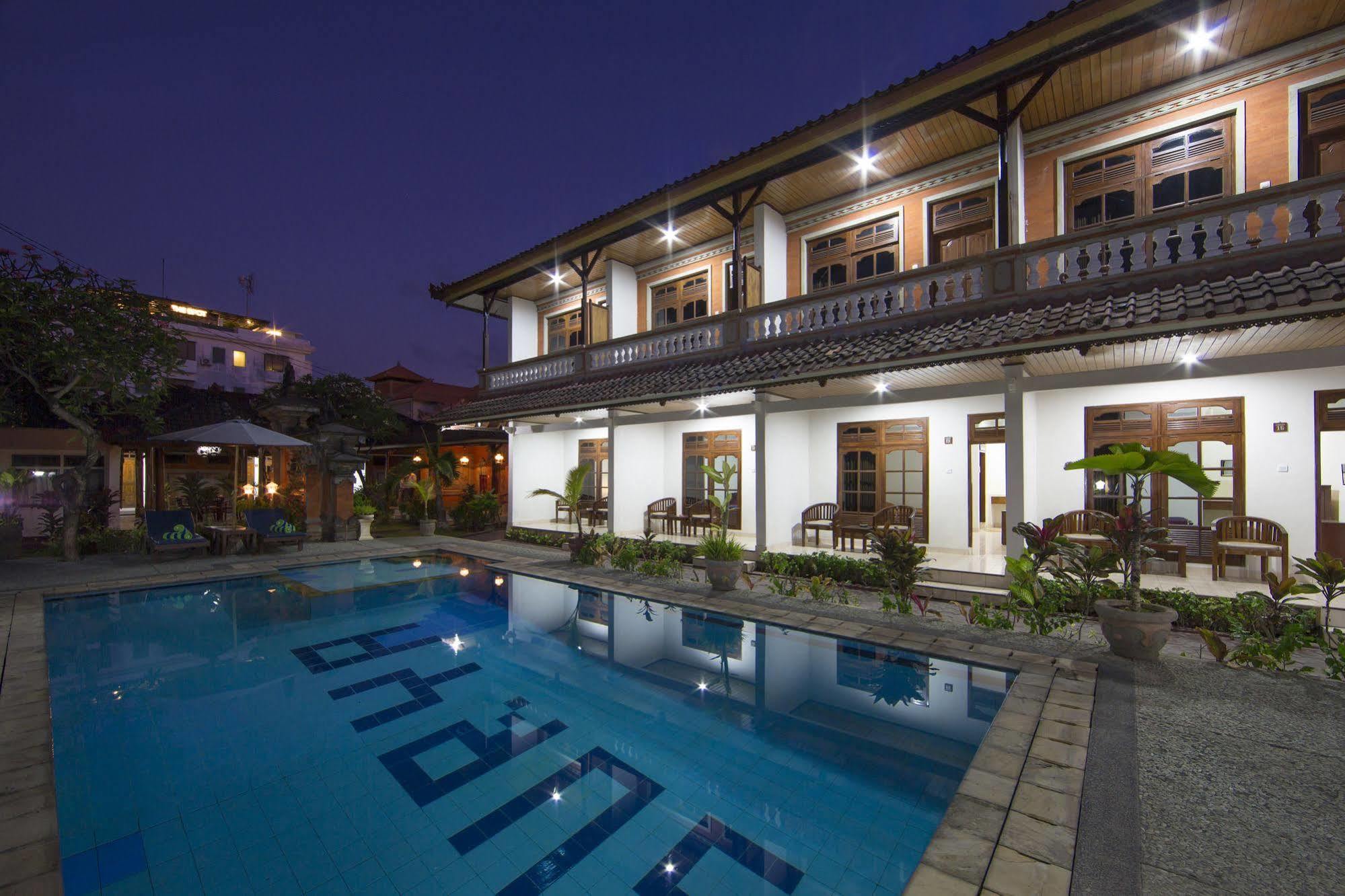 Surya Tropical Kuta Hotel Kuta  Exterior photo
