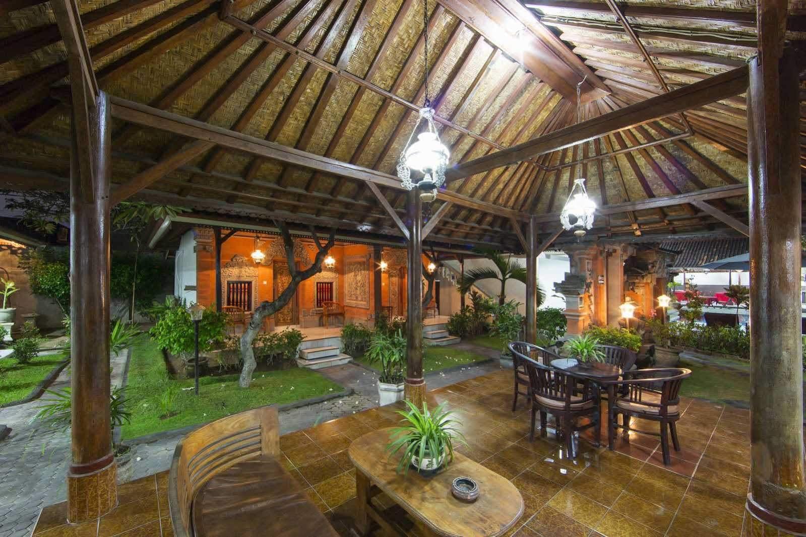 Surya Tropical Kuta Hotel Kuta  Exterior photo